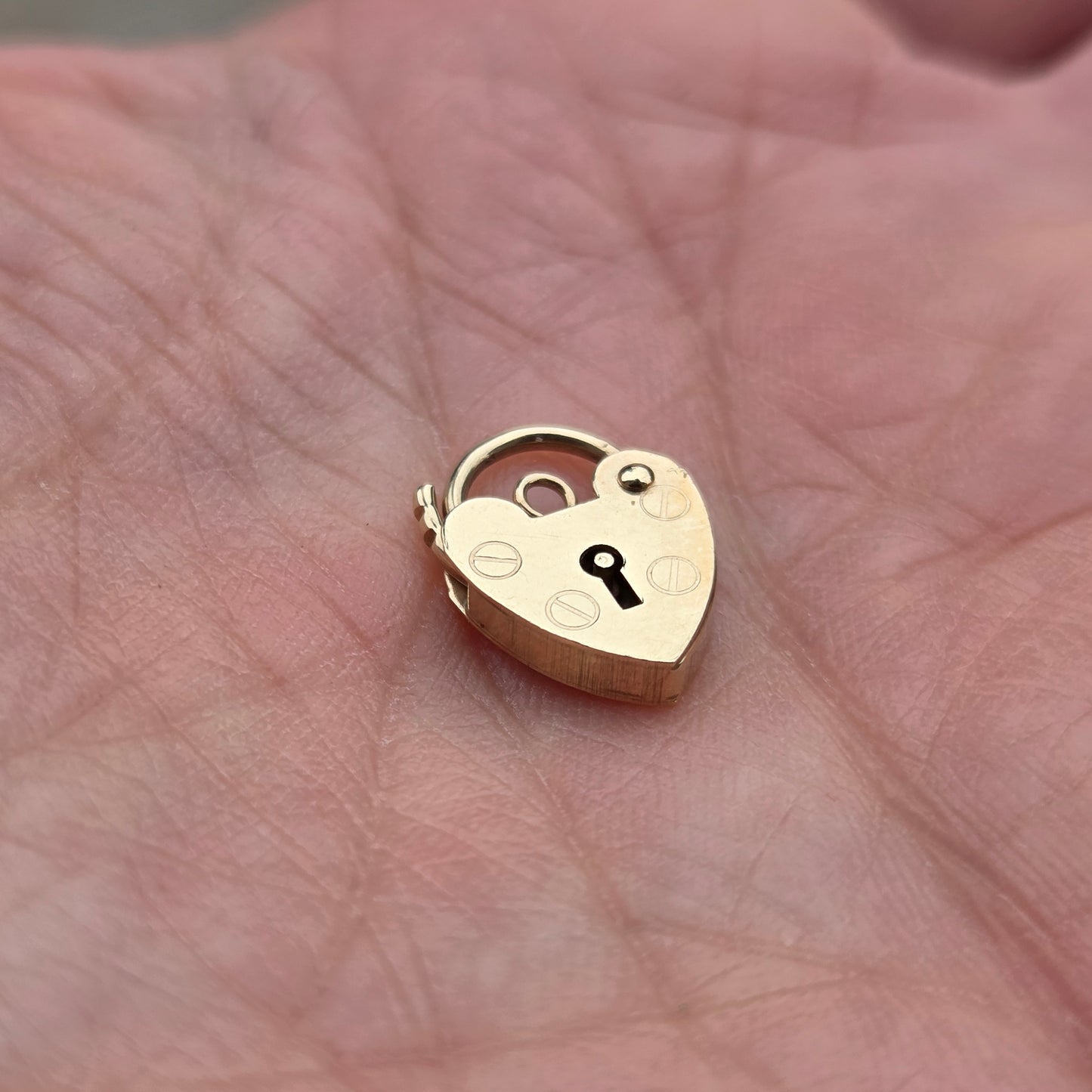 Vintage 1986 English Hallmarked Solid 9ct Gold Mini Heart Padlock Pendant