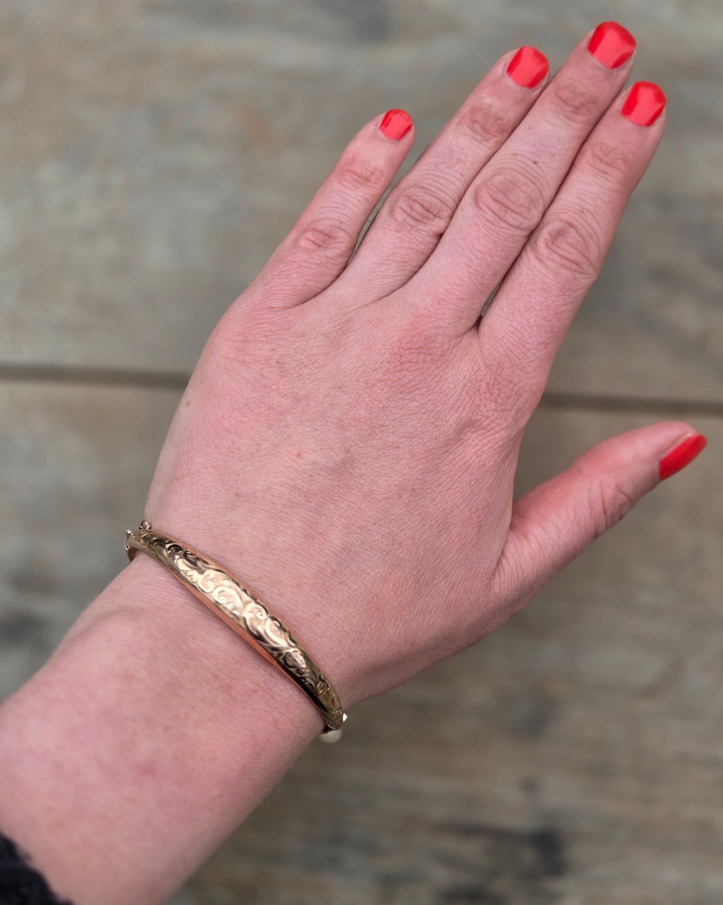 Antique 1910 English Hallmarked Solid 9ct Rose Gold Engraved Bangle Bracelet