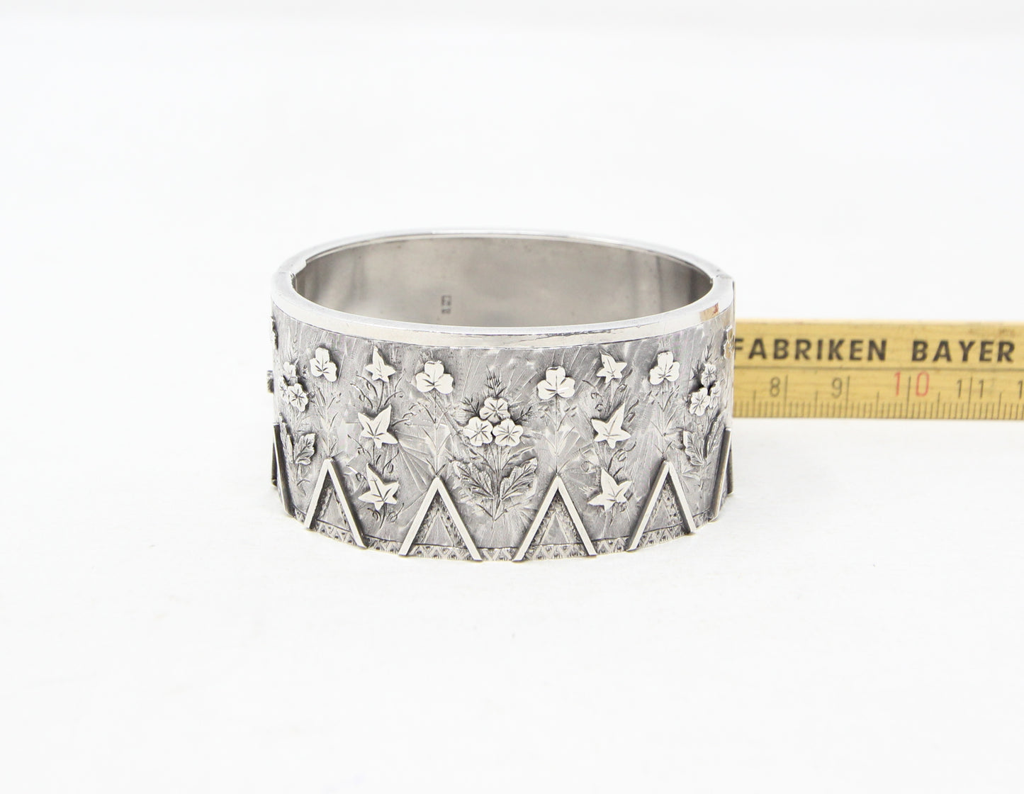 Antique Victorian 1876 Hallmarked Solid Sterling Silver Ivy Floral Bangle Cuff Bracelet 38g