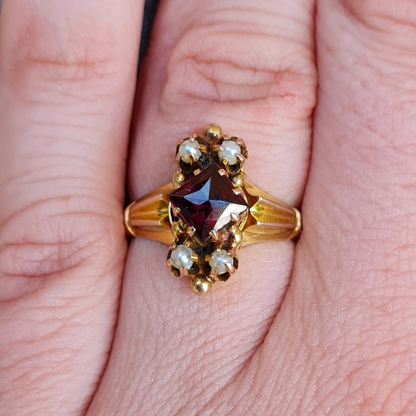 Antique Victorian Solid 9ct 9k Gold Garnet Seed Pearl Navette Ring Size J 1/2