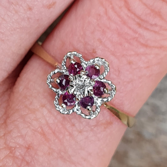 Vintage 1992 English Hallmarked Solid 9ct 9k Gold Diamond Ruby Flower Daisy Cluster Ring Size U