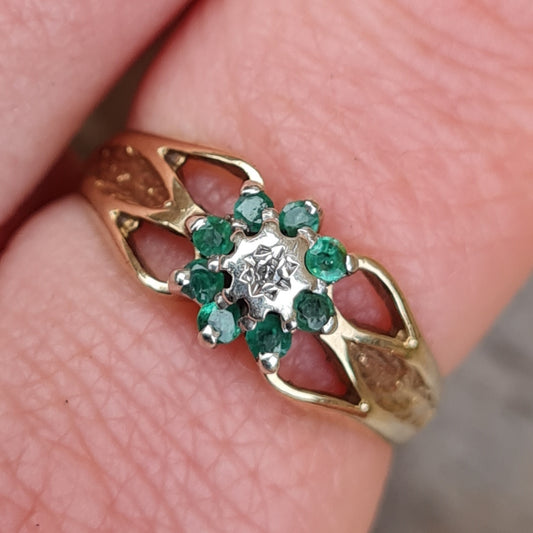 Vintage 1979 English Hallmarked Solid 9ct 9k Gold Diamond Emerald Daisy Cluster Ring Size O