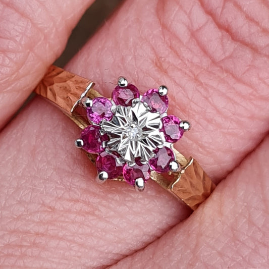 Vintage 1989 English Hallmarked Solid 9ct 9k Gold Diamond Ruby Daisy Flower Cluster Ring Size N 1/2