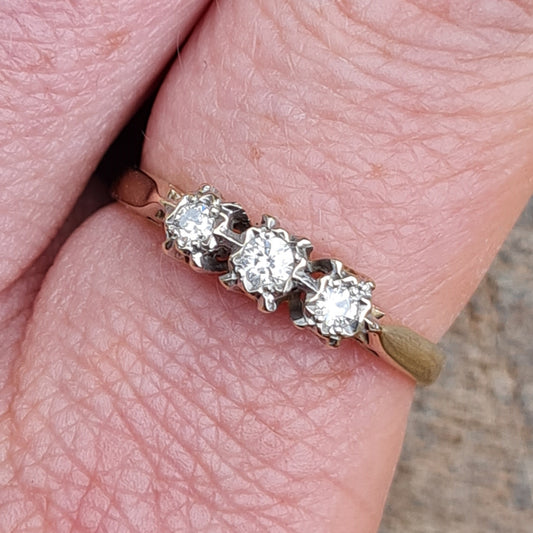 Vintage English Hallmarked Solid 9ct 9k Gold Diamond Star Trilogy Ring Size O 1/2