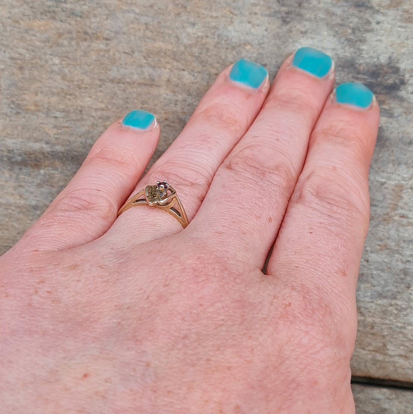 Vintage 1970's Solid 9ct 9k Gold Garnet Solitaire Ring Size K