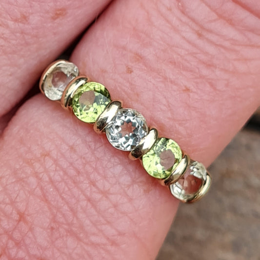 Vintage 2005 English Hallmarked Solid 9ct 9k Gold Peridot & Green Amethyst Half Eternity Ring Size P