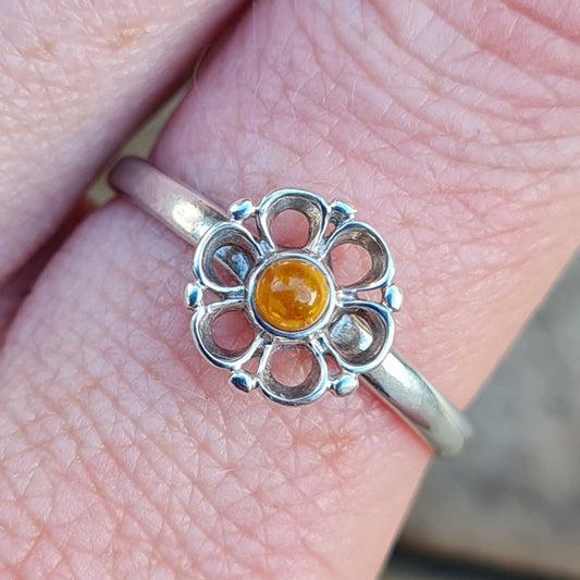 Vintage Hallmarked Solid Sterling Silver Amber Daisy Flower Ring Size R