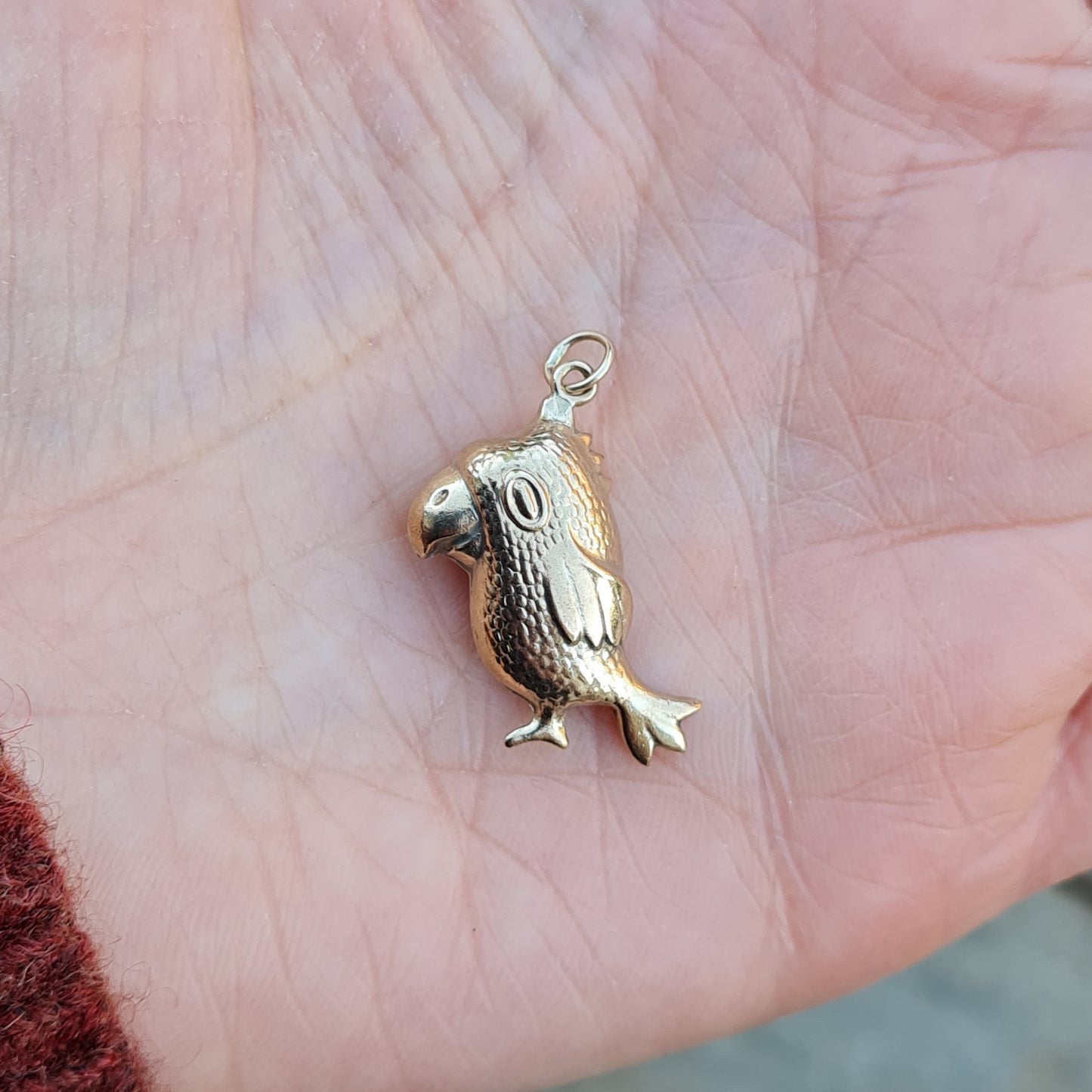 Vintage 1964 English Hallmarked Solid 9ct 9k Gold Large Parrot Bird Pendant