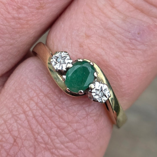 Vintage English Hallmarked Solid 9ct 9k Gold Emerald Diamond Trilogy Ring Size N