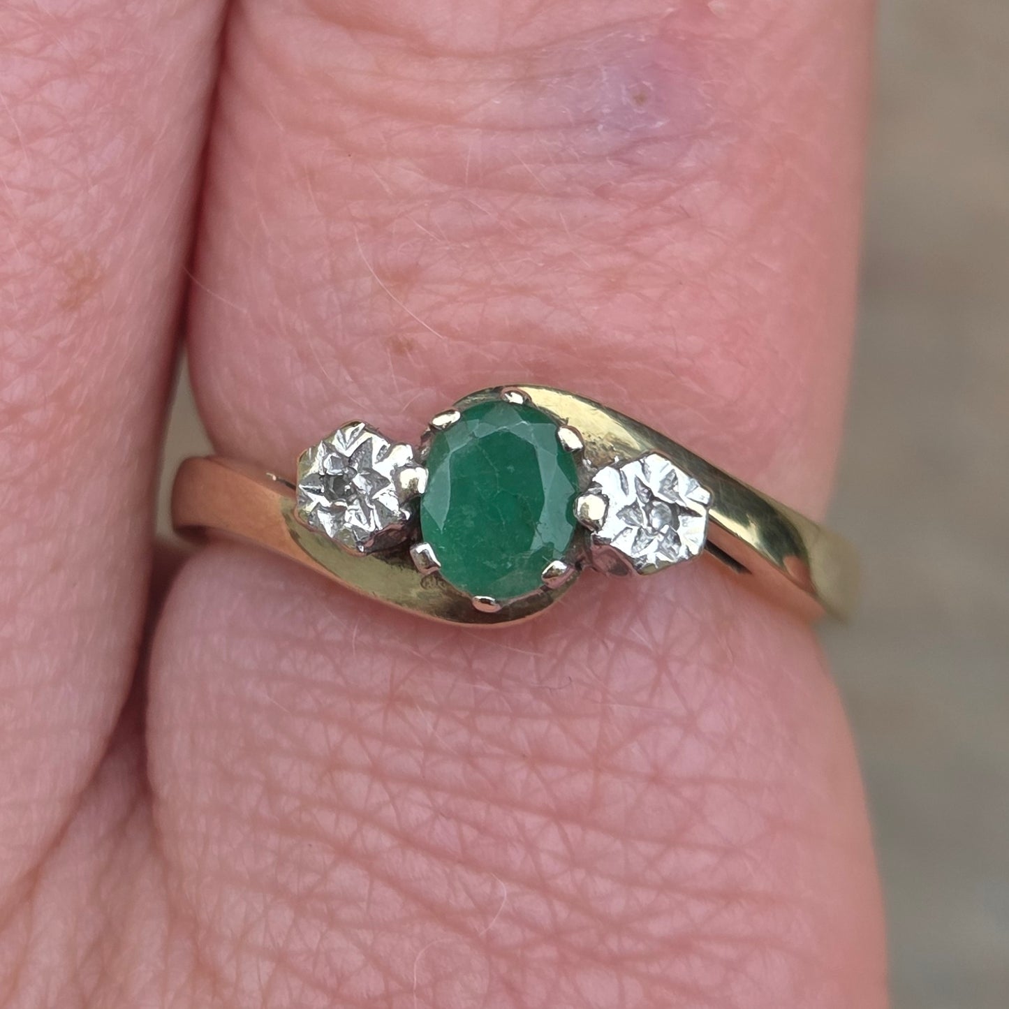 Vintage English Hallmarked Solid 9ct 9k Gold Emerald Diamond Trilogy Ring Size N
