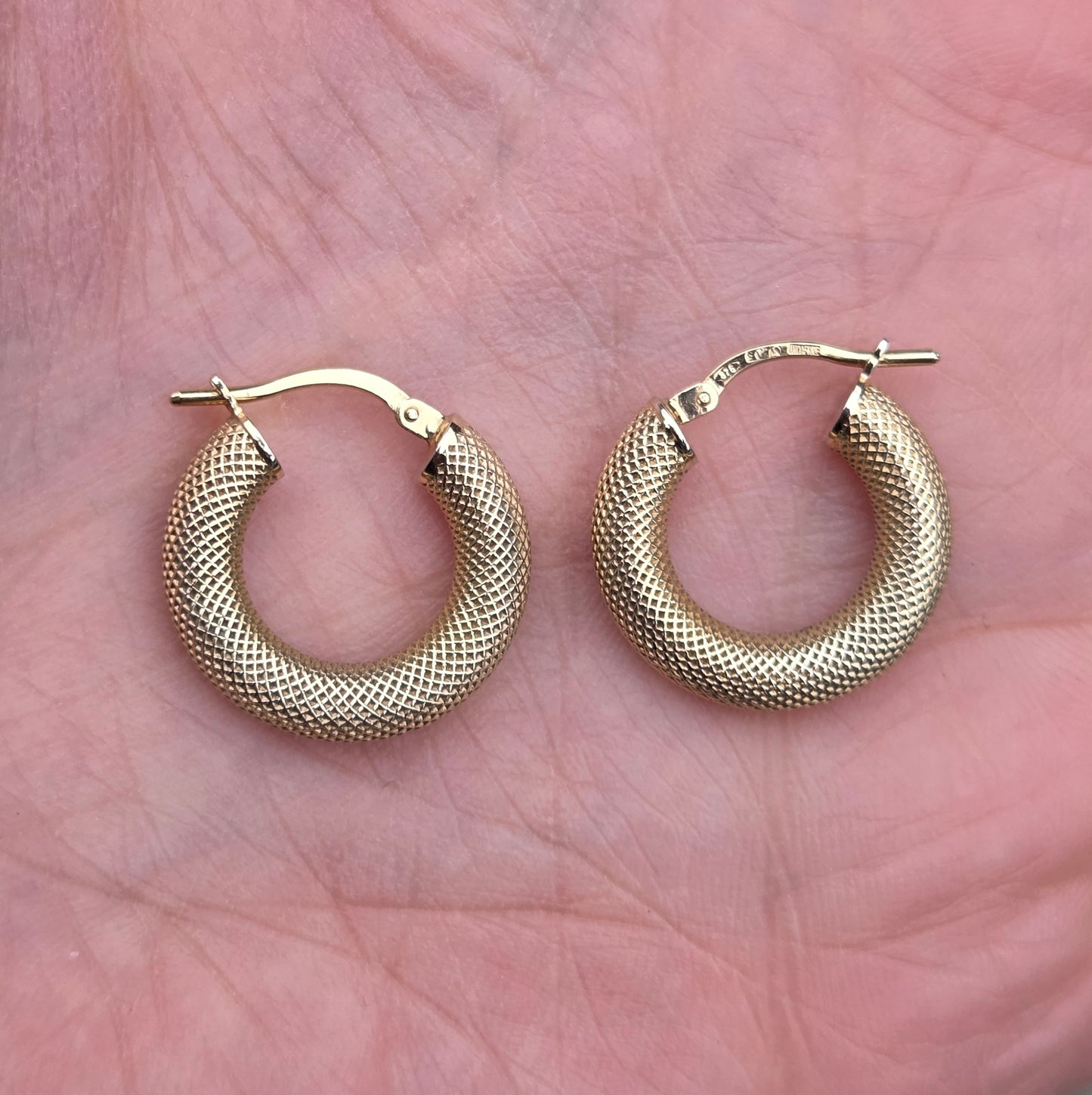 Vintage UnoAerre Hallmarked Solid 9ct 9k Gold Waffle Hoop Earrings Hoops