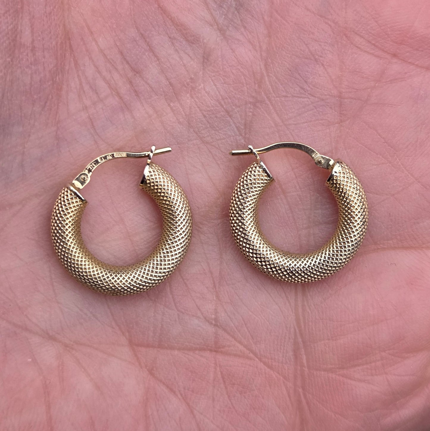 Vintage UnoAerre Hallmarked Solid 9ct 9k Gold Waffle Hoop Earrings Hoops