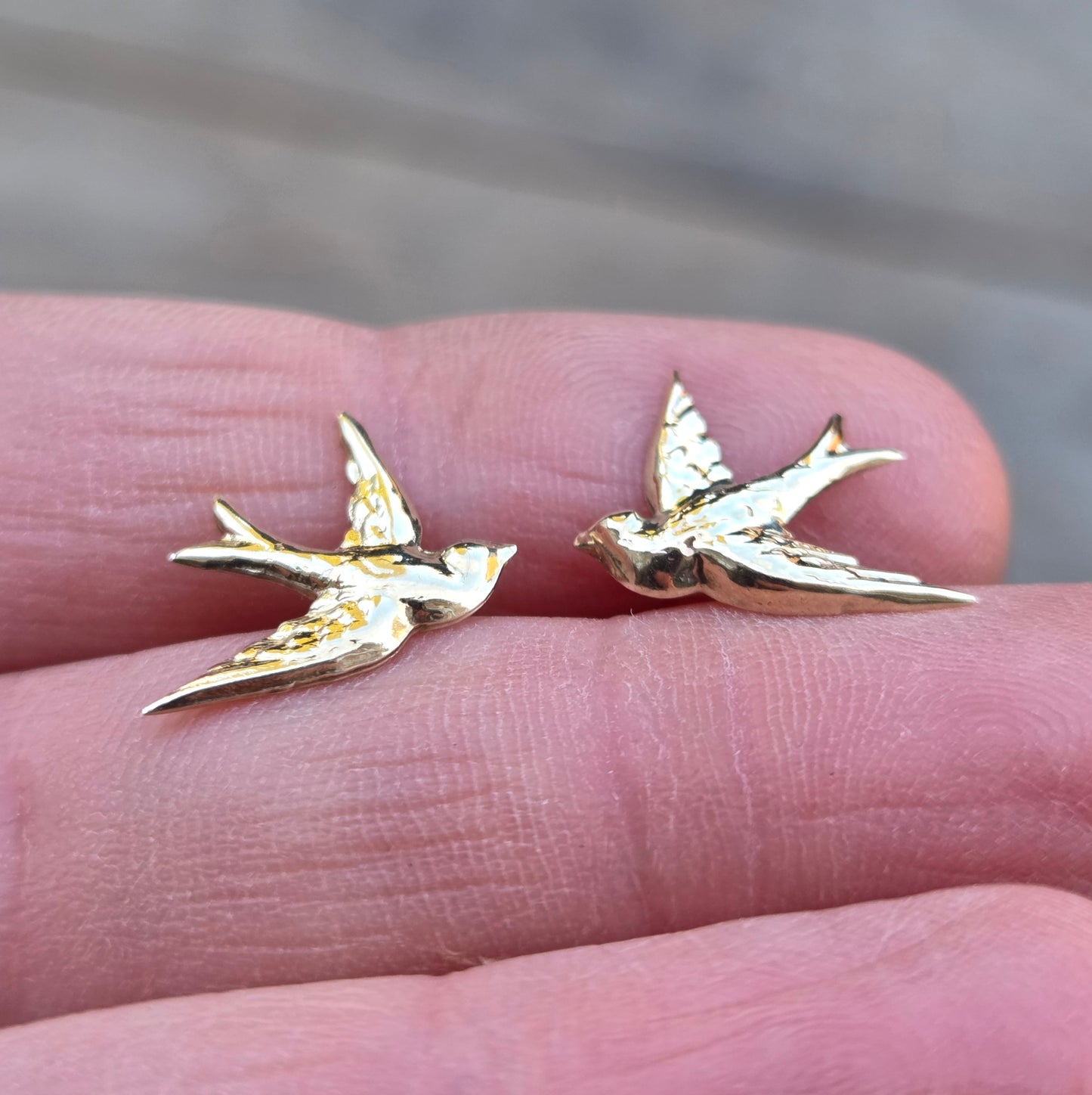 Vintage 1963 Hallmarked Solid 9ct 9k Gold Swallow Bird Stud Earrings