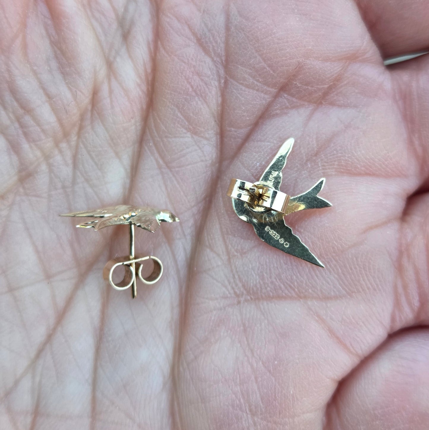 Vintage 1963 Hallmarked Solid 9ct 9k Gold Swallow Bird Stud Earrings