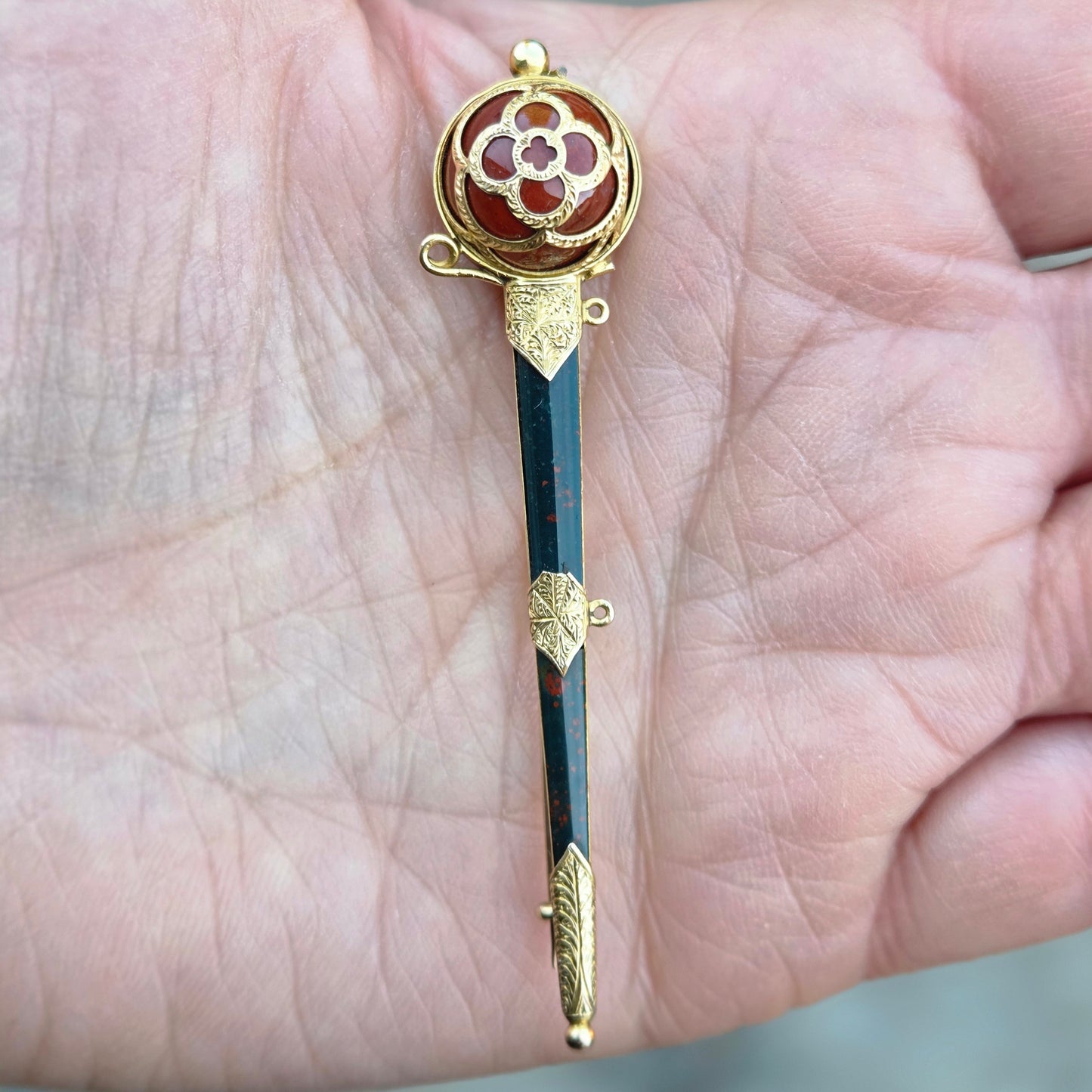 Antique Victorian Scottish Solid 18ct 18k Gold Bloodstone Agate Dirk Sword Brooch Kilt Pin