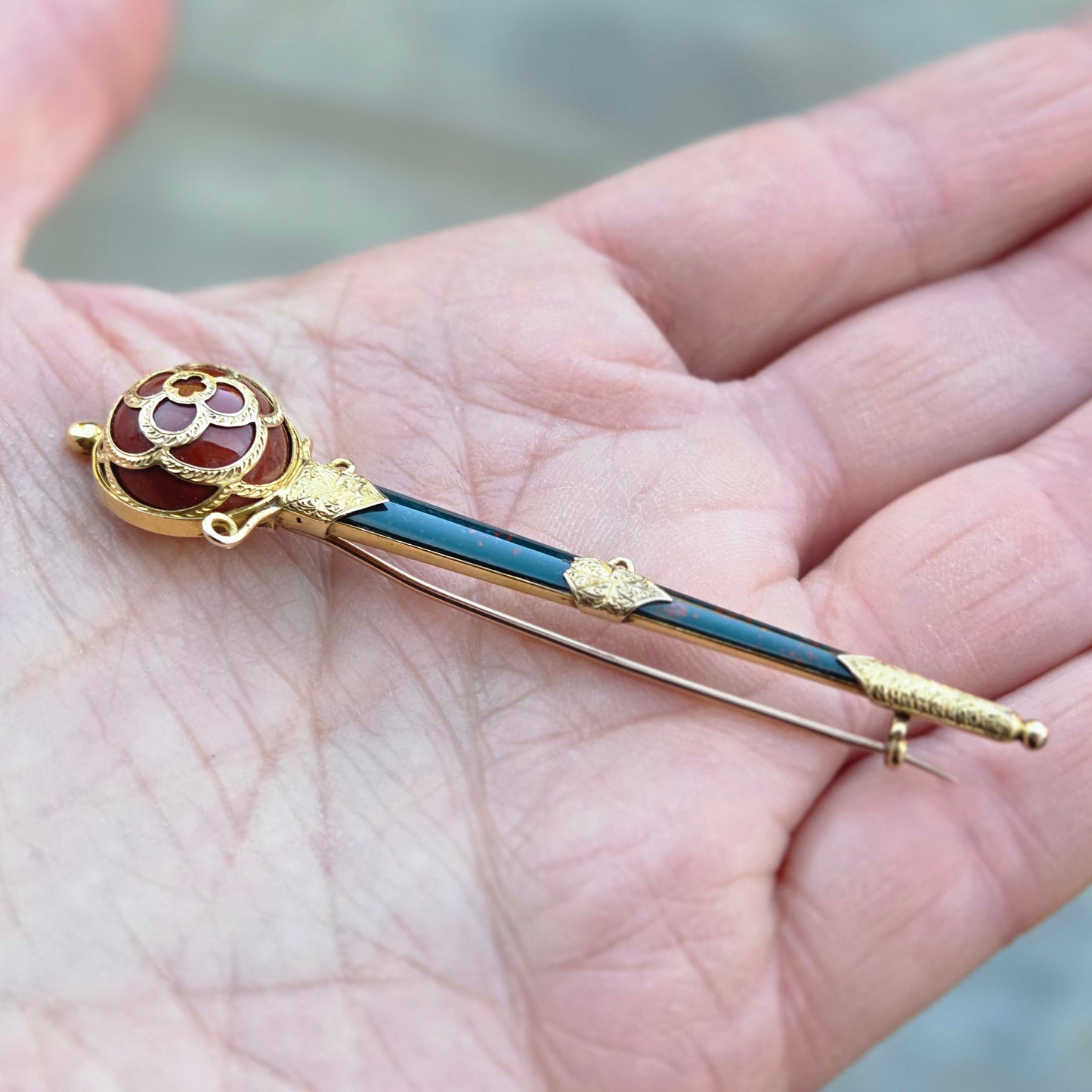 Antique Victorian Scottish Solid 18ct 18k Gold Bloodstone Agate Dirk Sword Brooch Kilt Pin