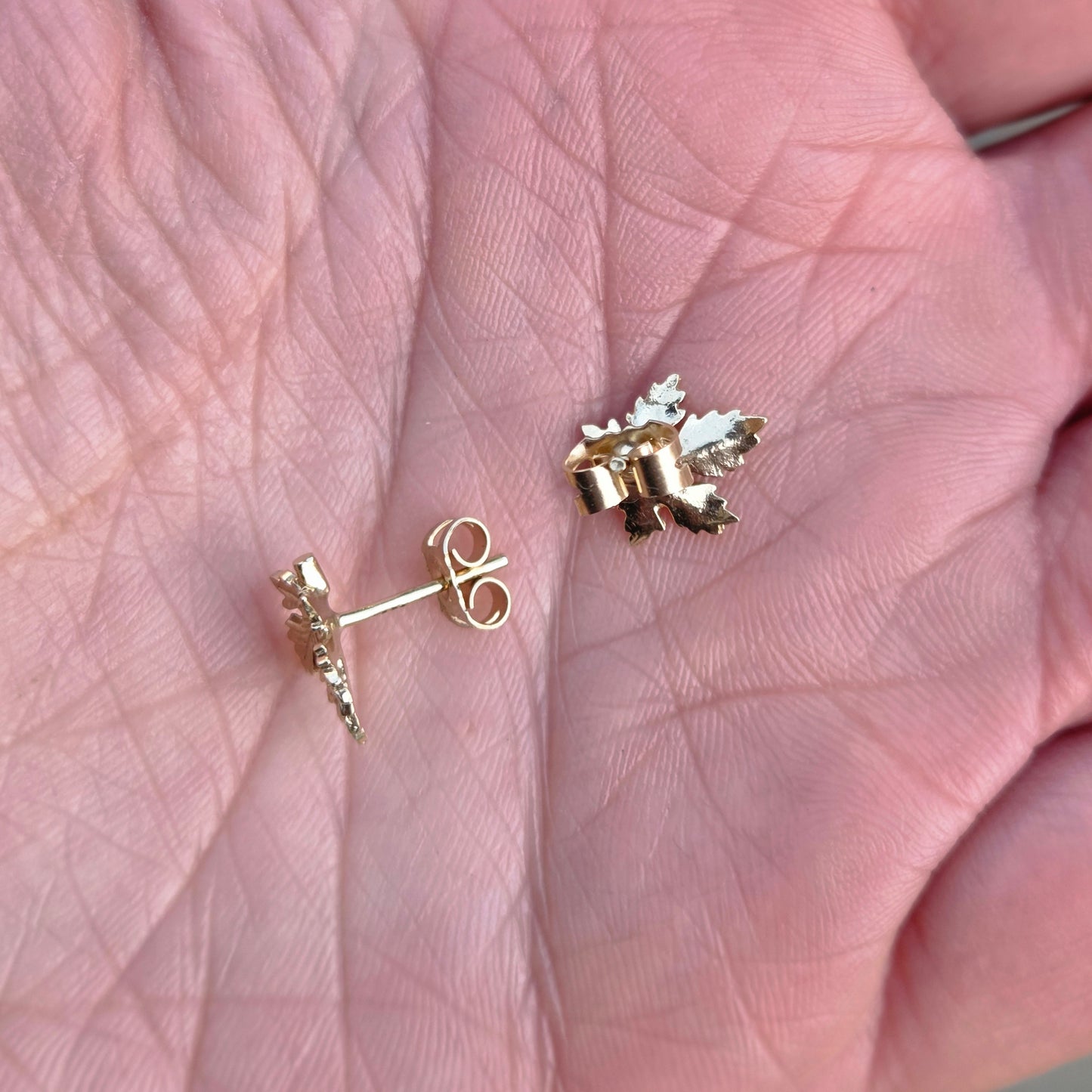 Vintage 1978 Hallmarked Solid 9ct 9k Gold Maple Leaf Stud Earrings