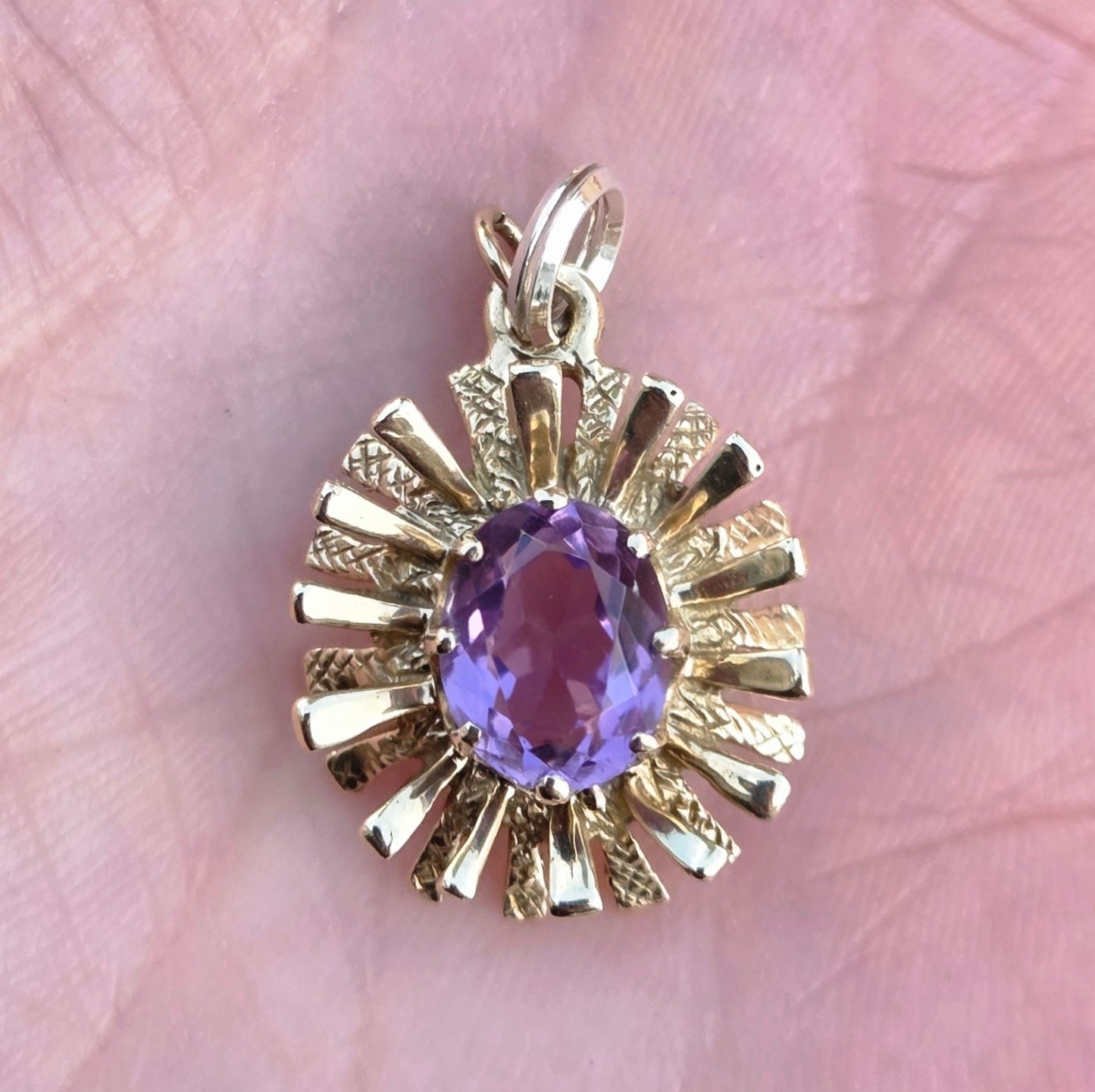 Vintage 1971 English Hallmarked Solid 9ct Gold Amethyst Sun Burst Pendant