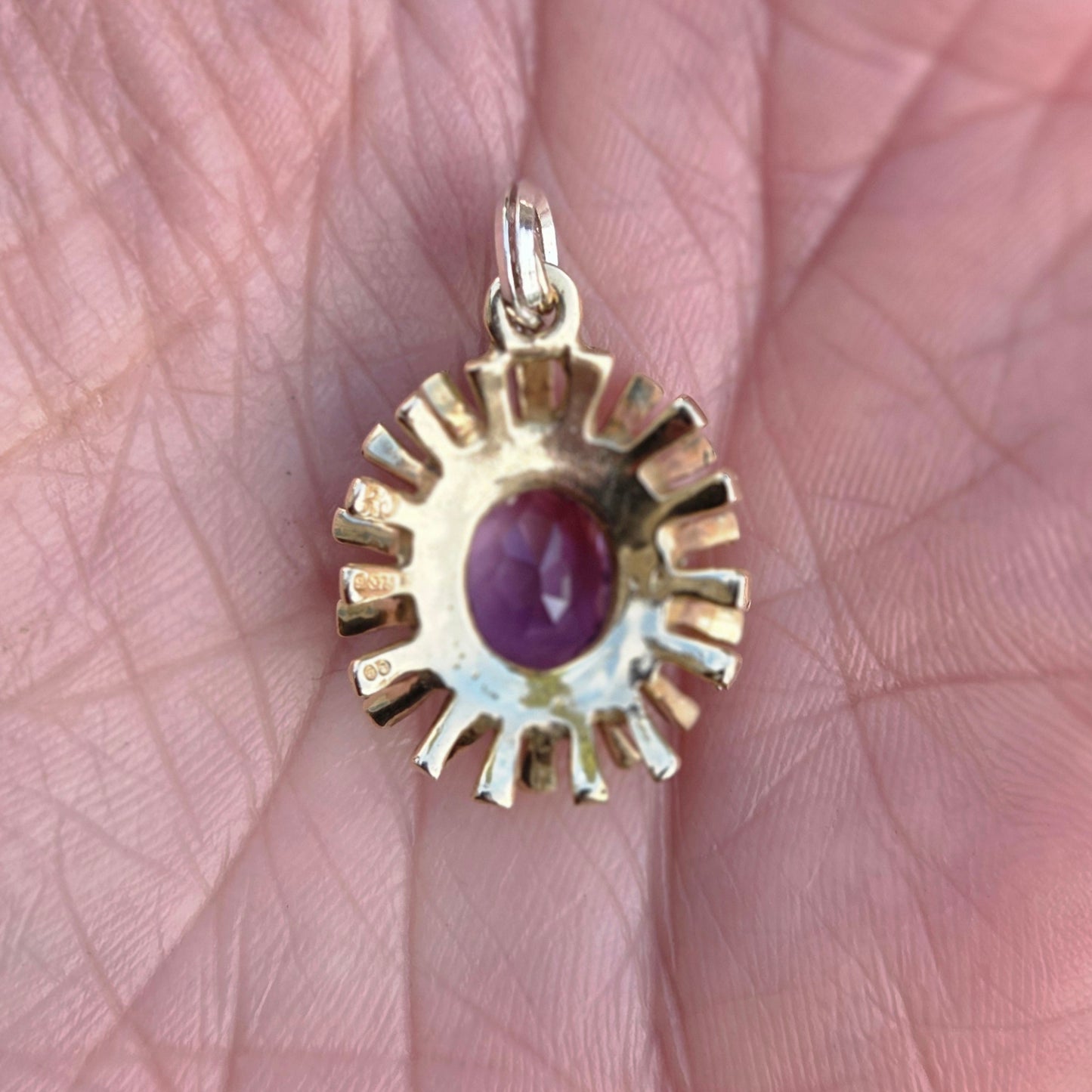 Vintage 1971 English Hallmarked Solid 9ct Gold Amethyst Sun Burst Pendant