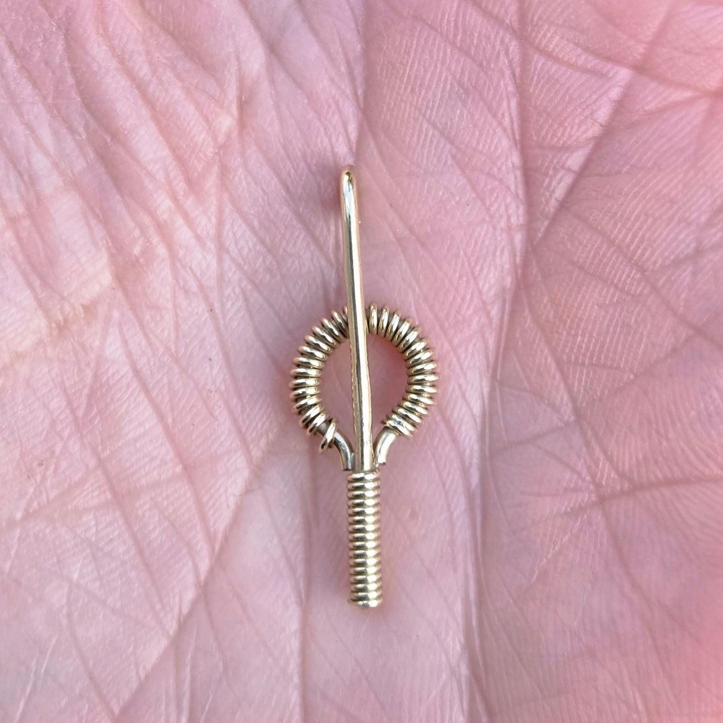 Vintage 1978 English Hallmarked Solid 9ct Gold Modernist Key Pendant