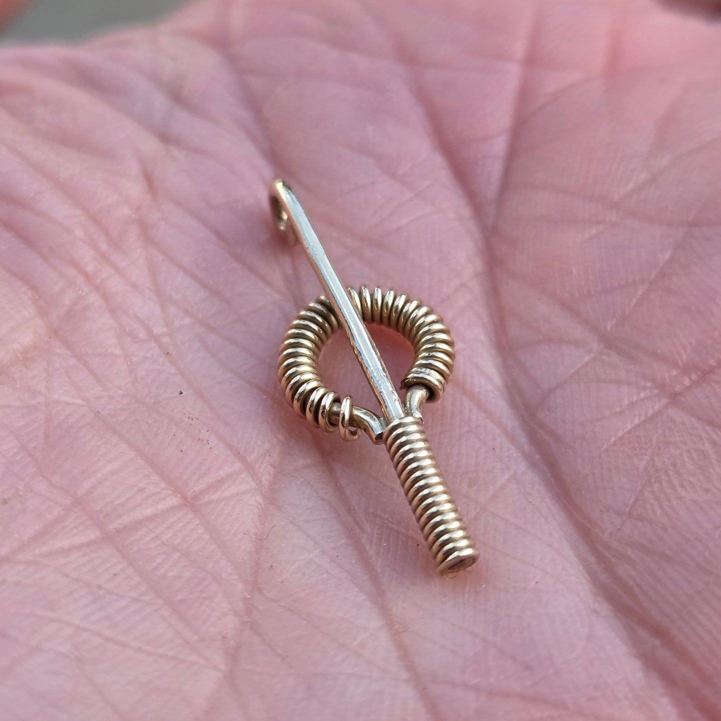 Vintage 1978 English Hallmarked Solid 9ct Gold Modernist Key Pendant