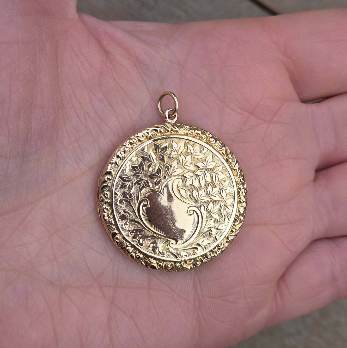 Antique 1914 English Hallmarked Solid 9ct 9k Gold Large Engraved Locket Pendant