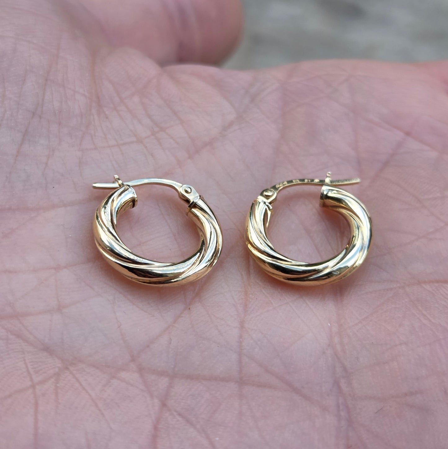 Vintage UnoAErre Hallmarked Solid 9ct 9k Gold Twisted Hoop Huggie Earrings Hoops