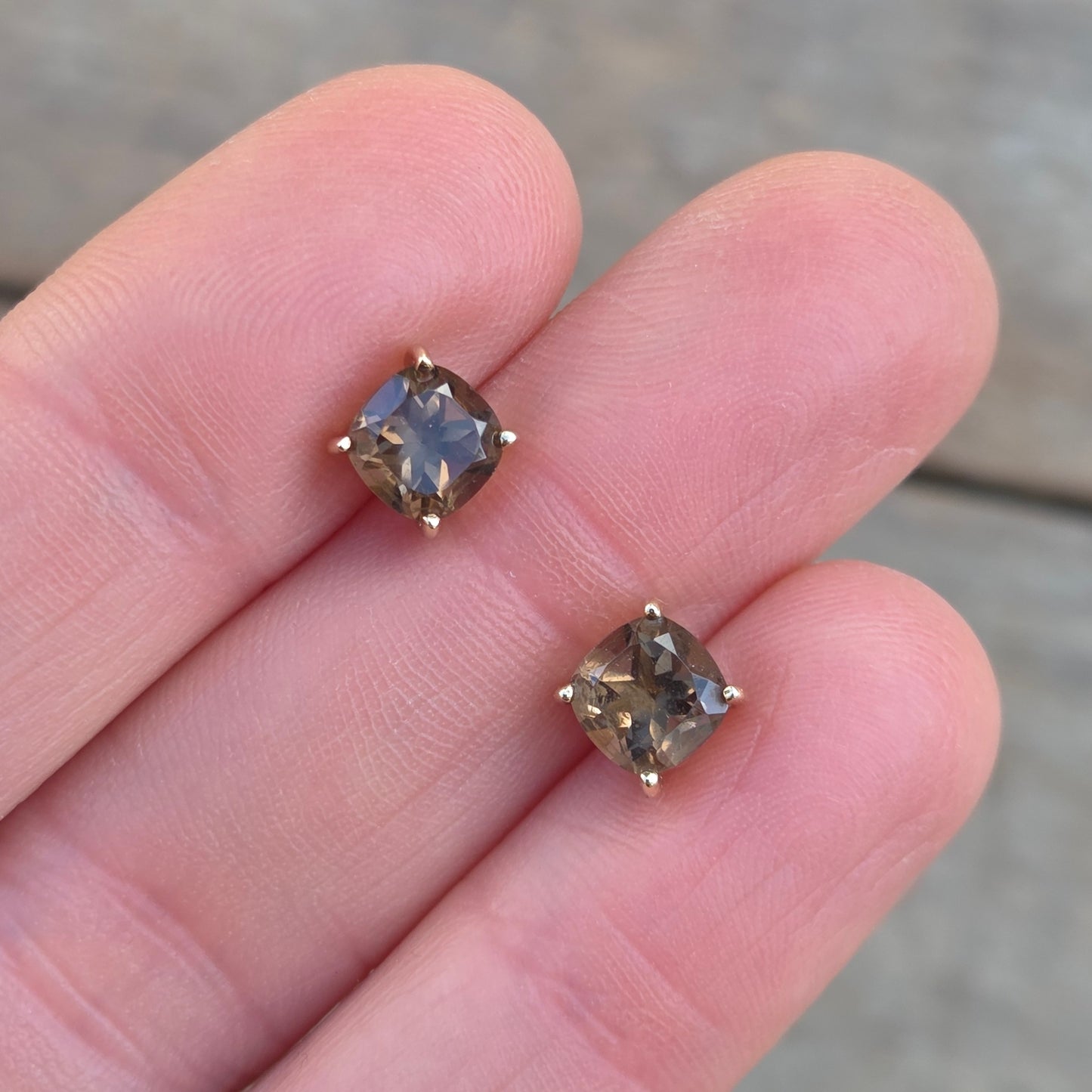 Vintage Hallmarked Solid 9ct 9k Gold 1.5Ct Smoky Quartz Solitaire Stud Earrings
