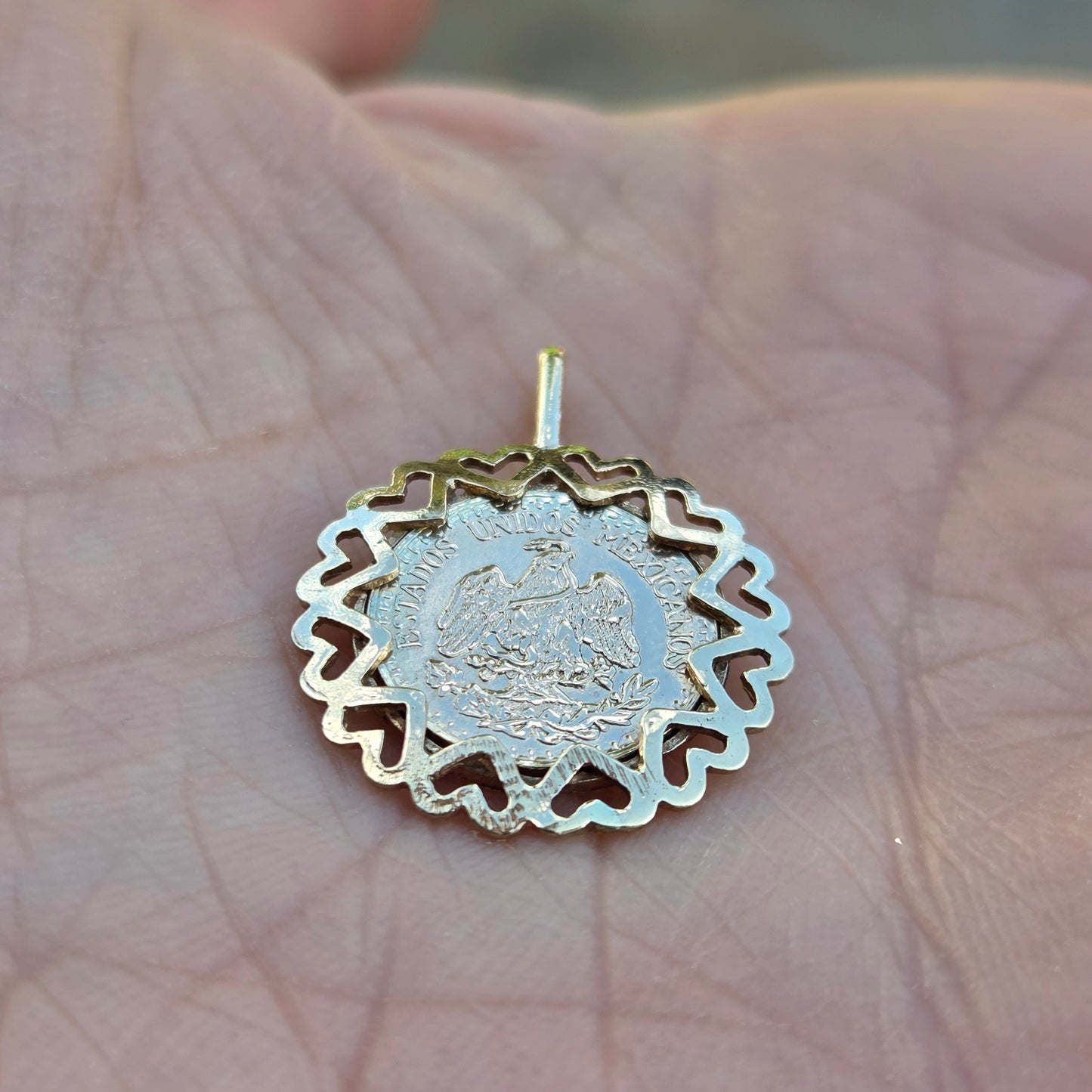 Vintage 1978 English Hallmarked Solid 9ct Gold 1945 Dos Pesos Coin Medallion Pendant