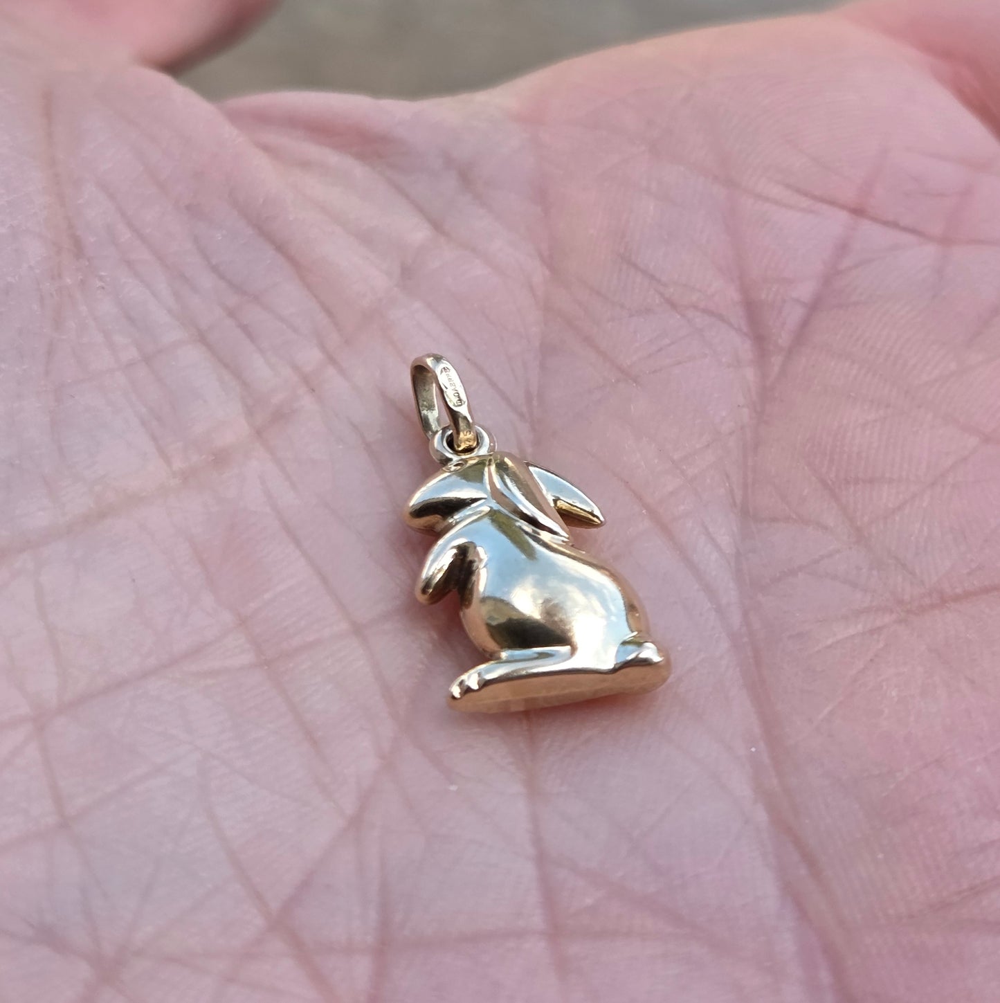 Vintage UnoAErre Hallmarked Solid 9ct 9k Gold Puffy Rabbit Pendant