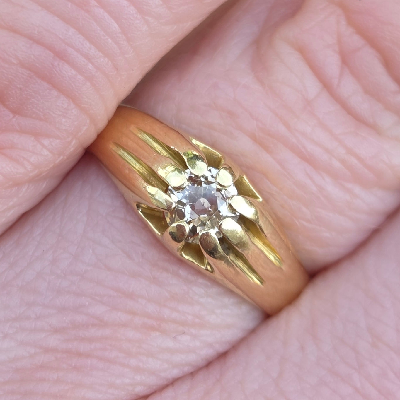 Antique Victorian Solid 18ct 18k Gold Old Cut 0.25Ct Diamond Gypsy Belcher Ring Size L