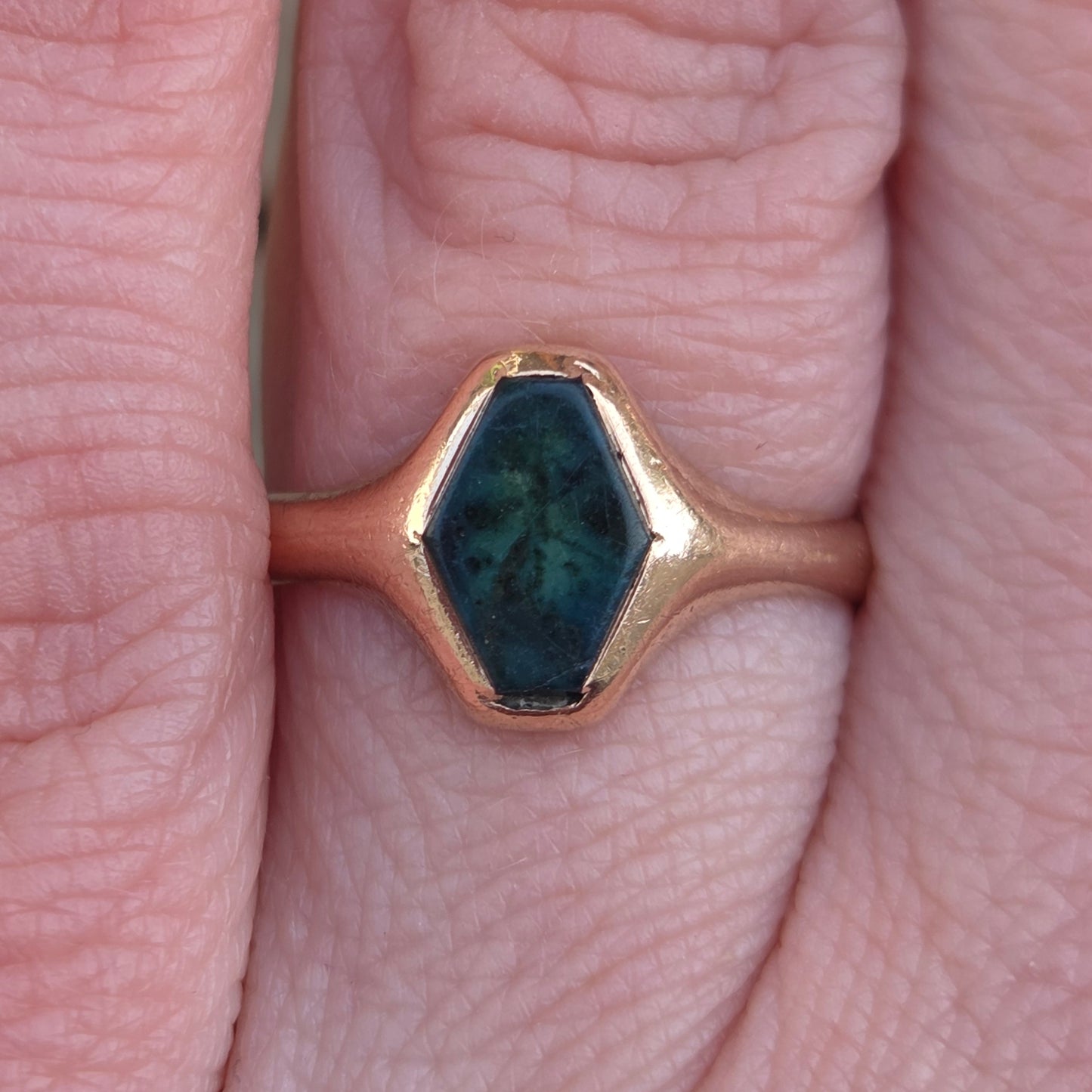 Antique Hallmarked Solid 9ct 9k Rose Gold Green Hardstone Signet Ring Size N