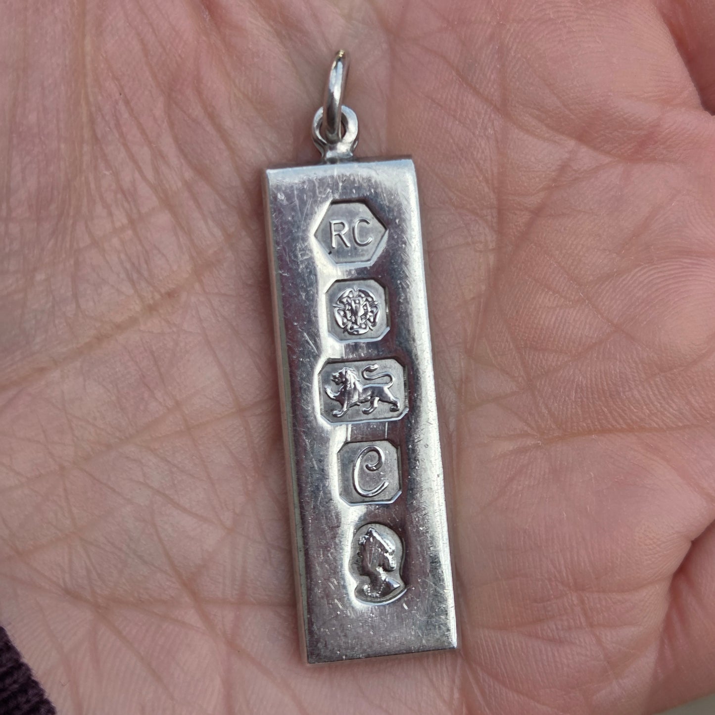 Vintage 1977 Sheffield Hallmarked Solid Sterling Silver Ingot Bar Pendant 15.6g 1