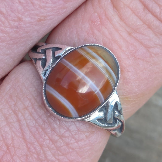 Vintage Hallmarked Solid Sterling Silver Celtic Knot Orange Banded Agate Ring Size N