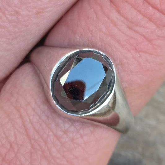 Vintage Hallmarked Solid Silver Oval Hematite Signet Ring Size Q