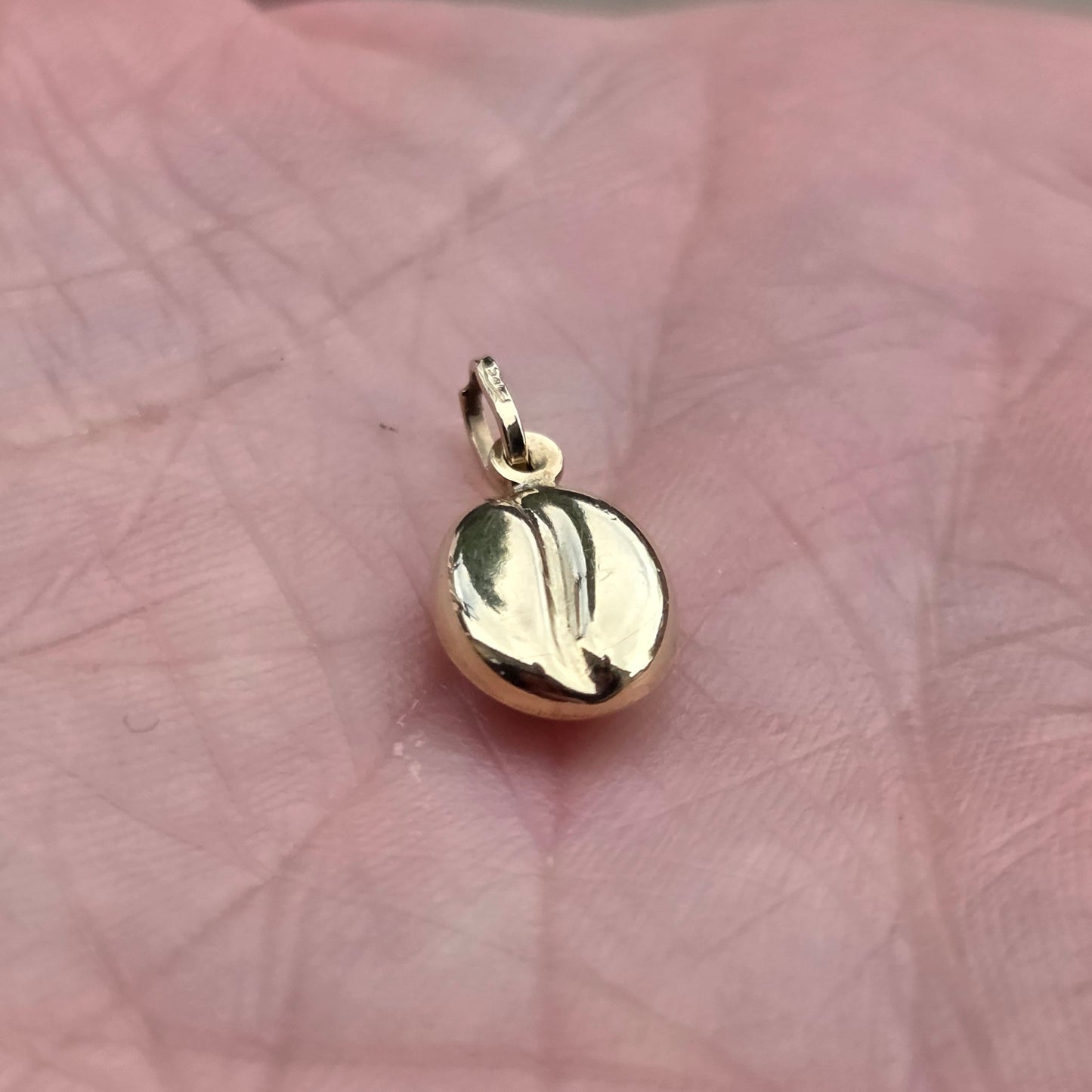 Vintage 1980's Hallmarked Solid 9ct 9k Gold Coffee Bean Pendant