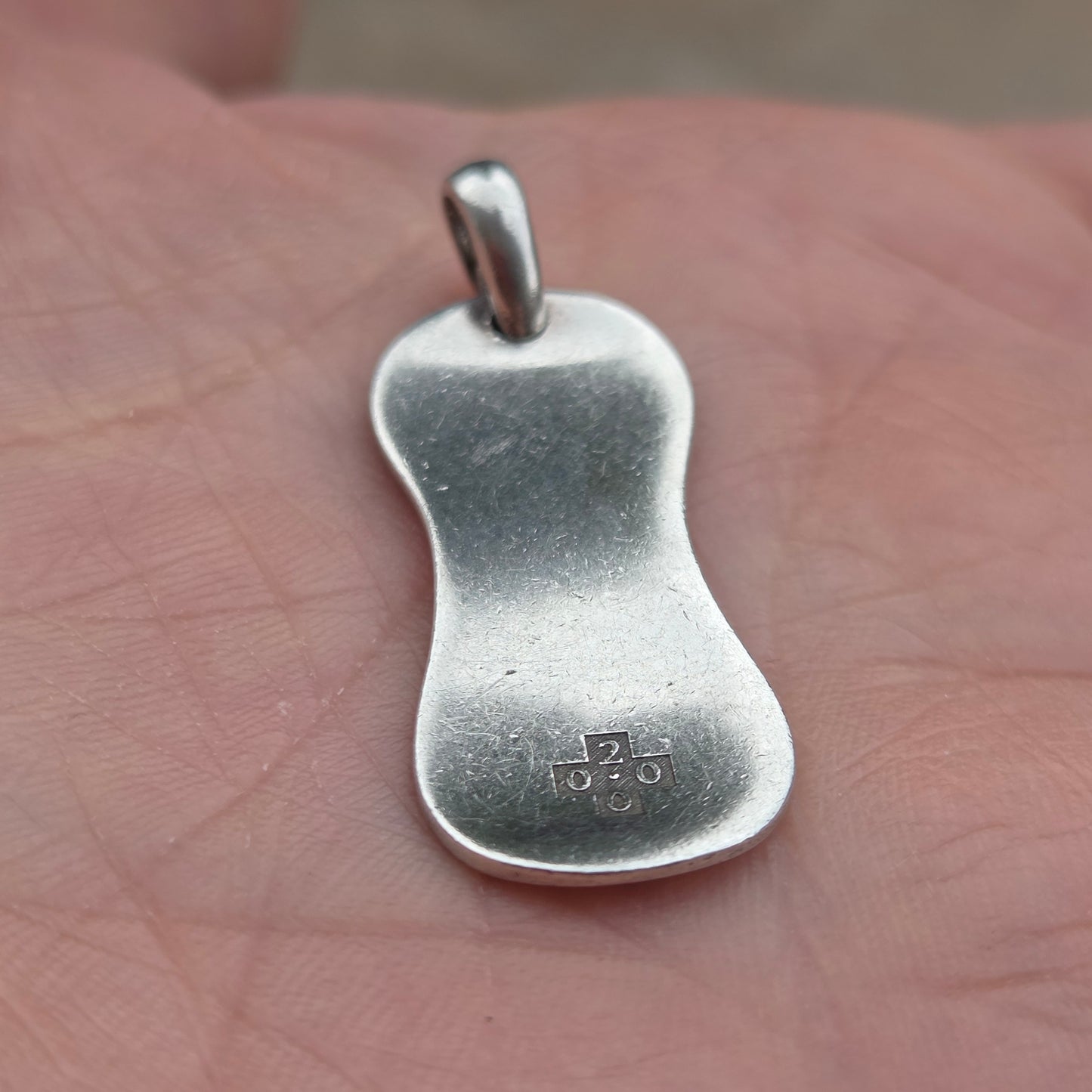 Vintage 2000 Edinburgh Hallmarked Solid Sterling Silver Millenium y2k Wavy Ingot Bar Pendant