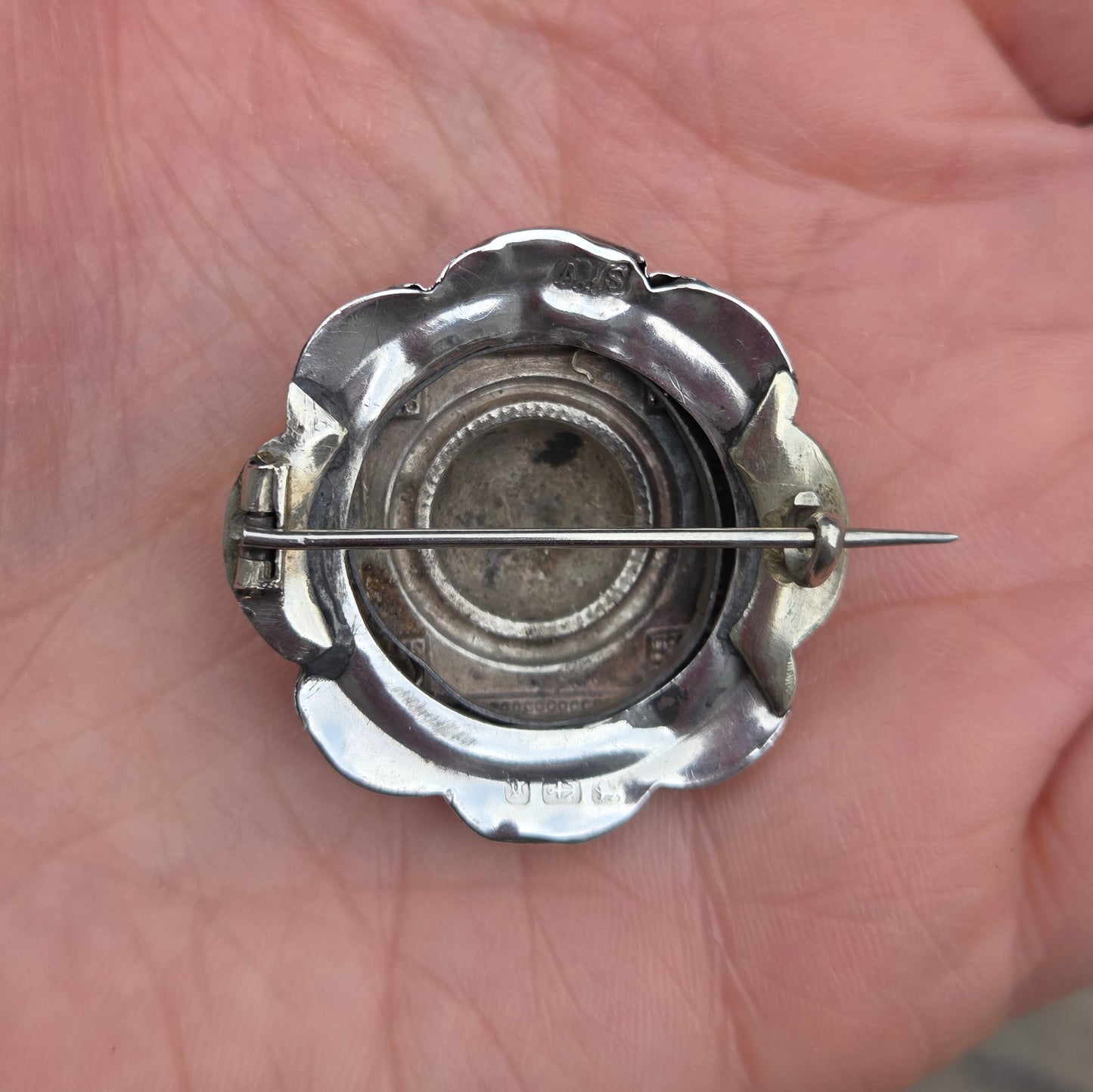 Antique Victorian 1881 Hallmarked Solid Sterling Silver Globe Star Brooch