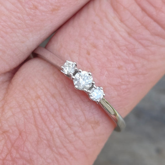 Vintage Hallmarked Solid 9ct 9k White Gold Diamond Trilogy Ring Size R Engagement