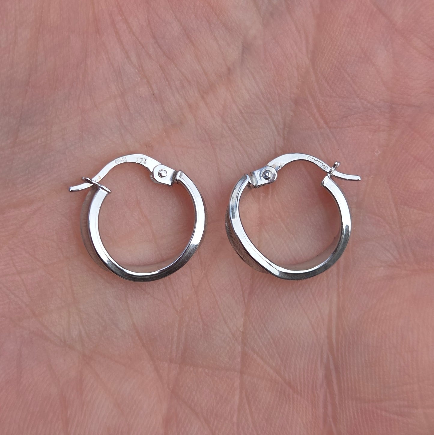 Vintage Italy Hallmarked Solid 9ct 9k White Gold Wavy Hoop Earrings Huggie Hoops