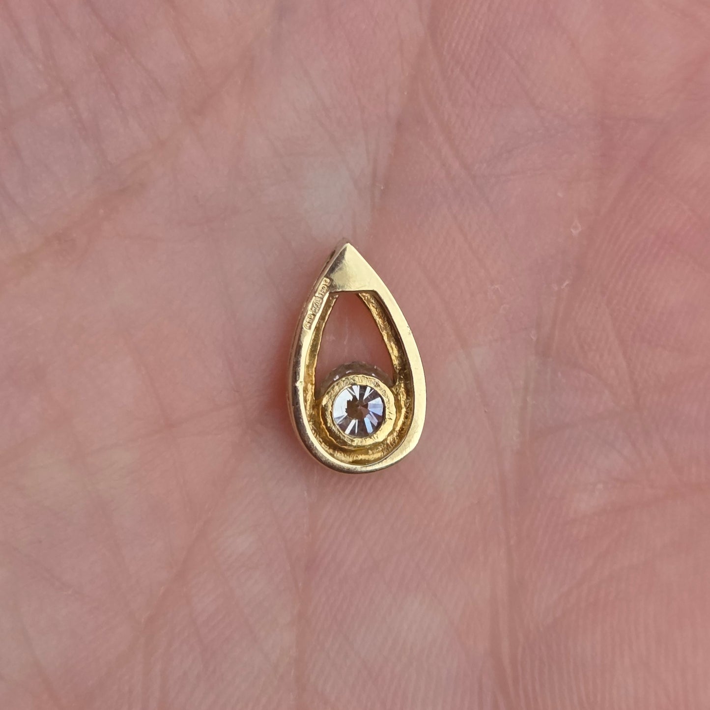 Vintage English Hallmarked Solid 18ct 18k Gold 0.25Ct Diamond Tear Drop Pendant