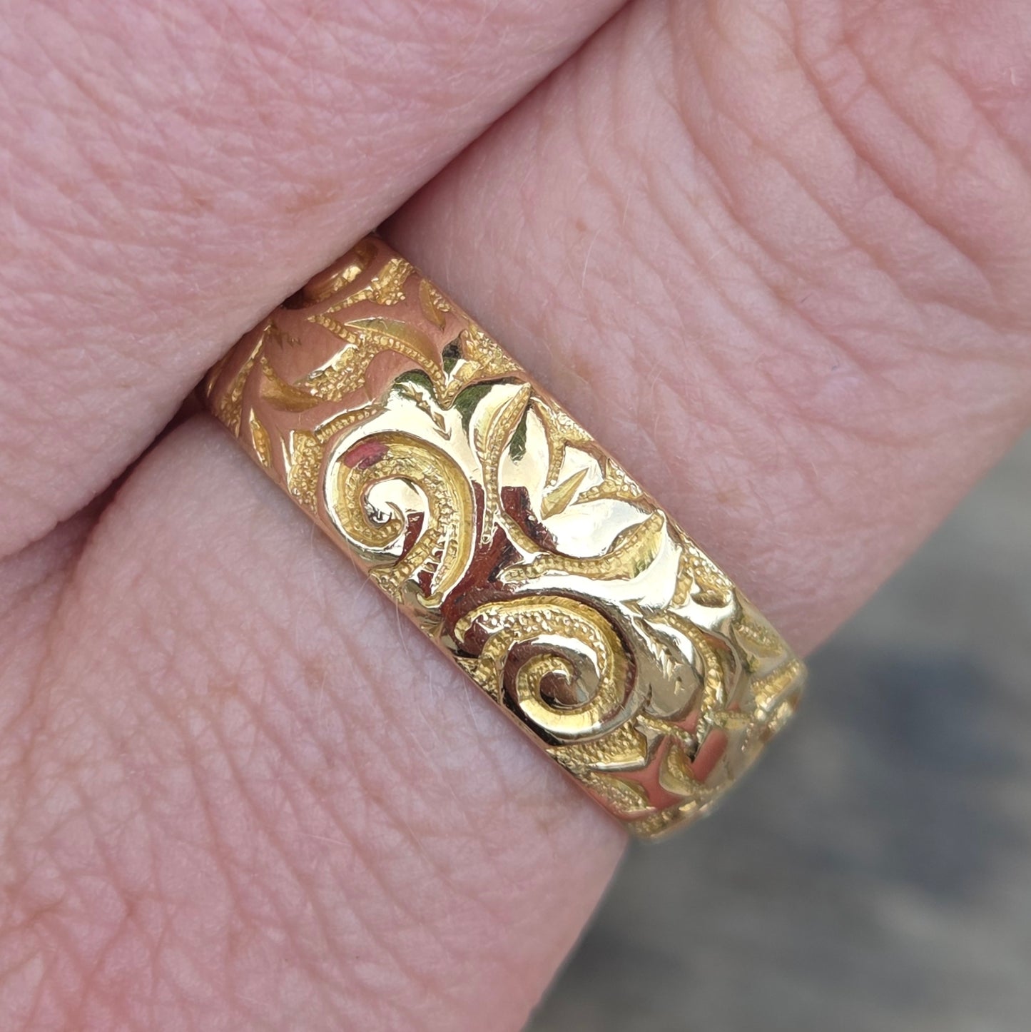 Antique 1899 Hallmarked Solid 18ct 18k Gold Tulip Floral Engraved Wedding Ring Band Size Q