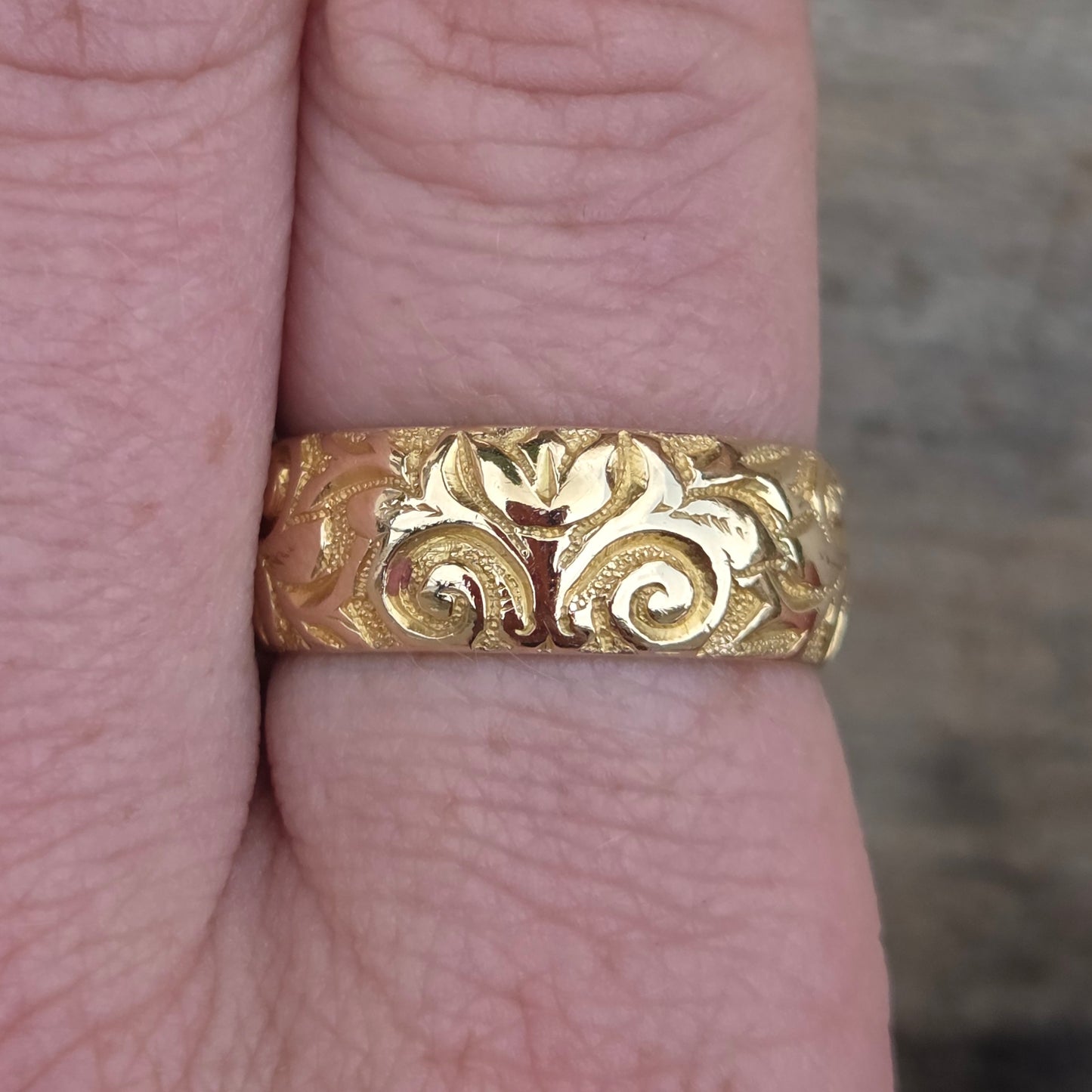 Antique 1899 Hallmarked Solid 18ct 18k Gold Tulip Floral Engraved Wedding Ring Band Size Q