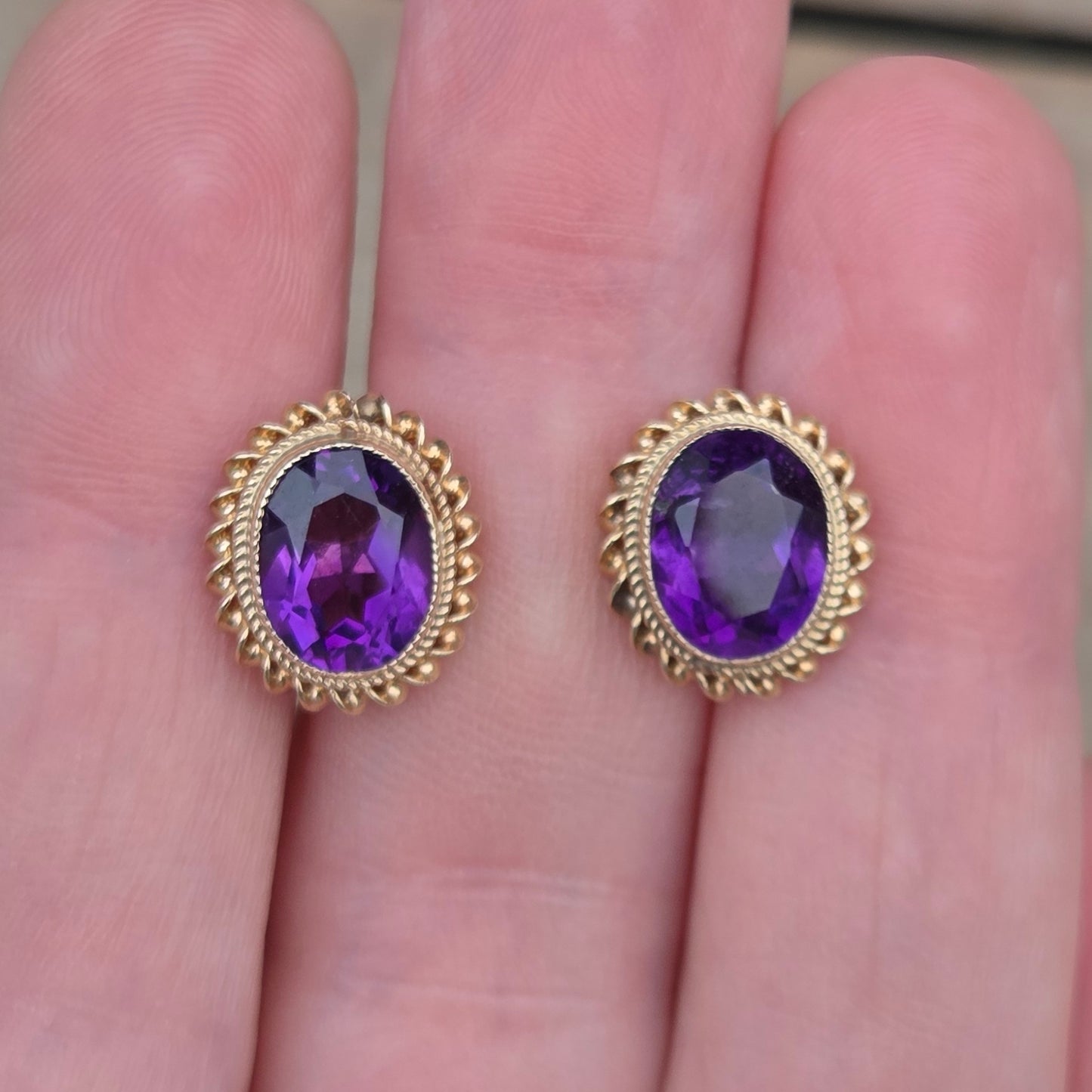 Vintage 1975 Hallmarked Solid 9ct 9k Gold Amethyst Solitaire Stud Earrings