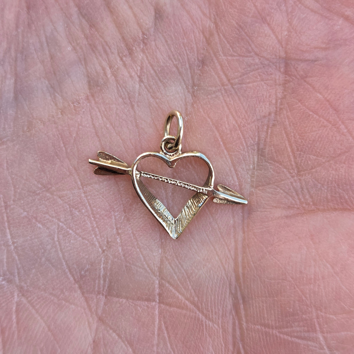 Vintage 1980 English Hallmarked Solid 9ct Gold Heart Arrow Pendant