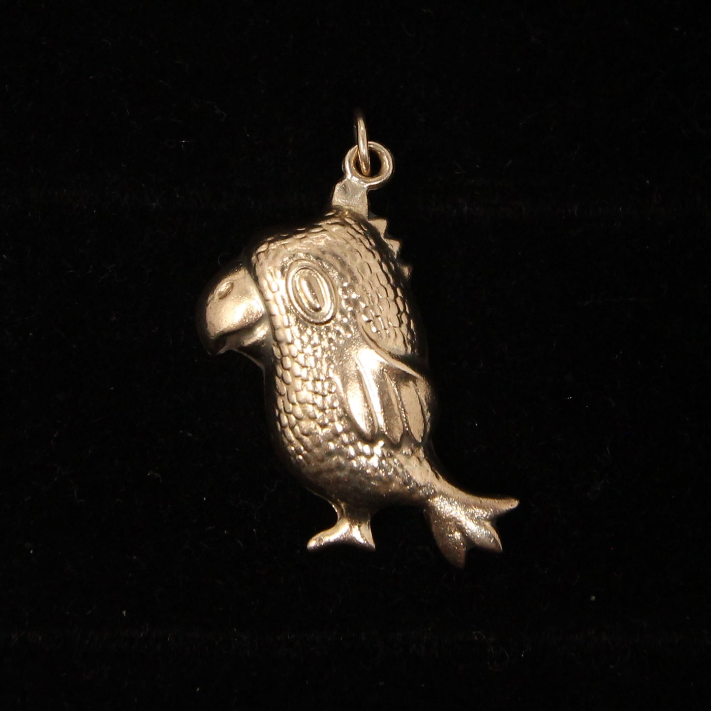 Vintage 1964 English Hallmarked Solid 9ct 9k Gold Large Parrot Bird Pendant