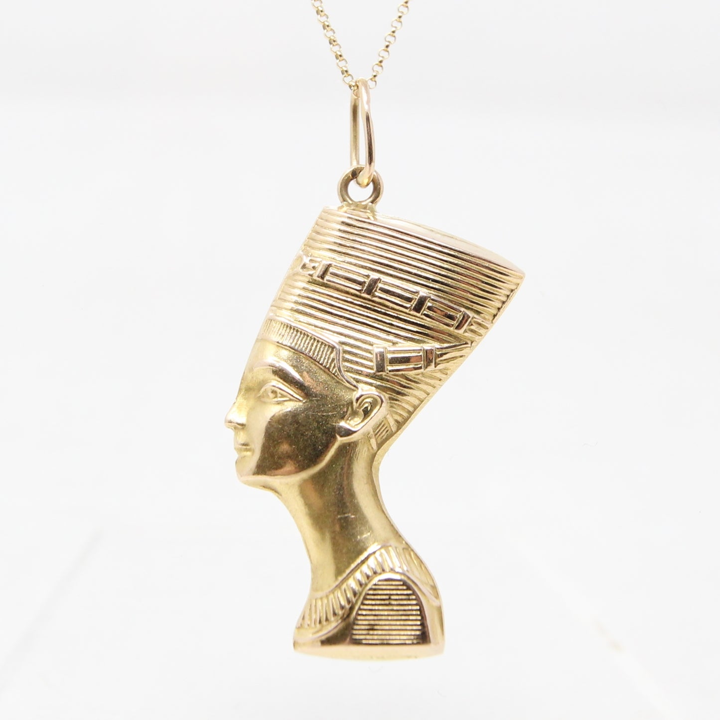 Vintage Egyptian Hallmarked Solid 18ct 18k Gold Large Nefertiti Queen Pendant