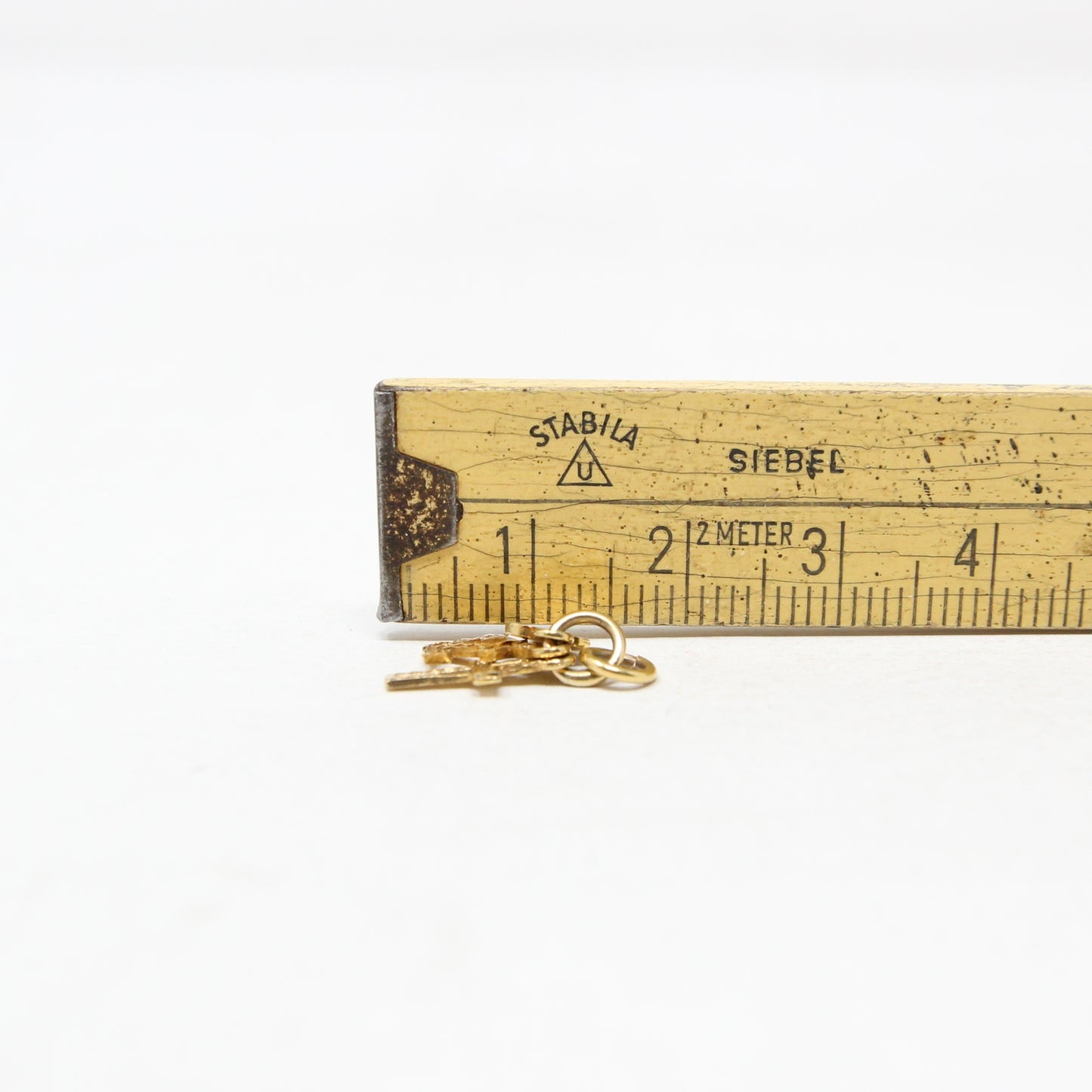 Vintage 1979 English Hallmarked Solid 9ct Gold Faith Hope Charity Pendant