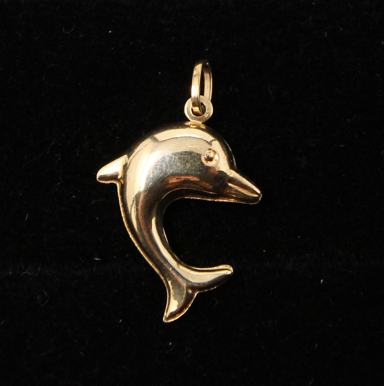 Vintage English Hallmarked Solid 9ct Gold Dolphin Pendant