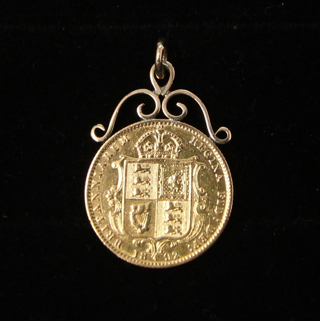 Antique 1892 Solid 22ct 22k Gold Shield Back Half Sovereign 9ct 9k Gold Mount Pendant